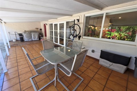 Adosado en venta en Miami Lakes, Florida, 3 dormitorios, 134.24 m2 № 1953278 - foto 17