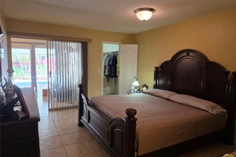 Adosado en venta en Miami Lakes, Florida, 3 dormitorios, 134.24 m2 № 1953278 - foto 11