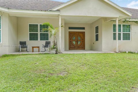 Casa en venta en Loxahatchee Groves, Florida, 6 dormitorios, 577.95 m2 № 1874957 - foto 2