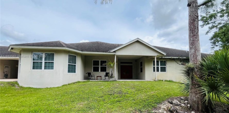 Casa en Loxahatchee Groves, Florida 6 dormitorios, 577.95 m2 № 1874957