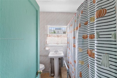 Casa en venta en Miami, Florida, 3 dormitorios, 147.06 m2 № 1938051 - foto 16