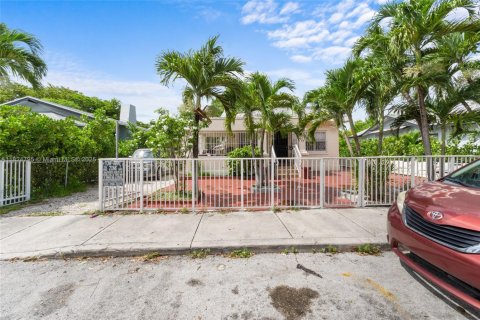 Casa en venta en Miami, Florida, 3 dormitorios, 147.06 m2 № 1938051 - foto 8