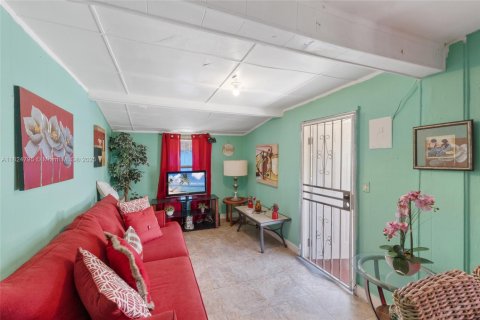 Casa en venta en Miami, Florida, 3 dormitorios, 147.06 m2 № 1938051 - foto 22