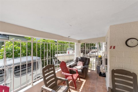 Casa en venta en Miami, Florida, 3 dormitorios, 147.06 m2 № 1938051 - foto 14
