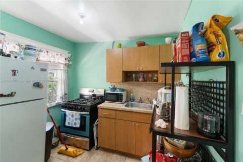 Casa en venta en Miami, Florida, 3 dormitorios, 147.06 m2 № 1938051 - foto 24