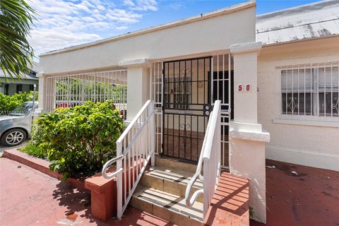House in Miami, Florida 3 bedrooms, 147.06 sq.m. № 1938051 - photo 11