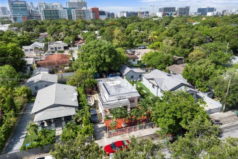 Villa ou maison à vendre à Miami, Floride: 3 chambres, 147.06 m2 № 1938051 - photo 2