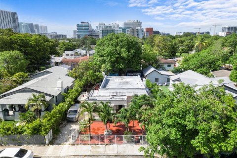 Casa en venta en Miami, Florida, 3 dormitorios, 147.06 m2 № 1938051 - foto 1