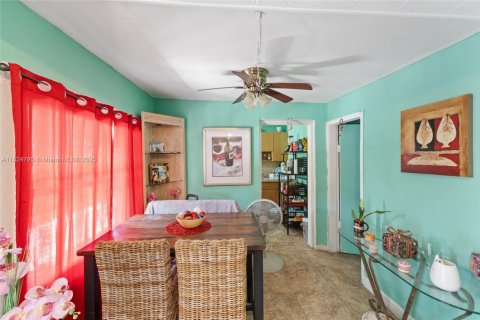 Casa en venta en Miami, Florida, 3 dormitorios, 147.06 m2 № 1938051 - foto 23