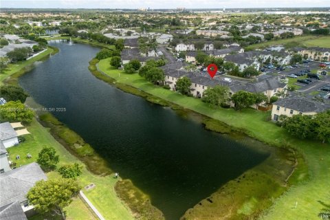 Condominio en venta en Homestead, Florida, 3 dormitorios, 106.93 m2 № 1933916 - foto 8