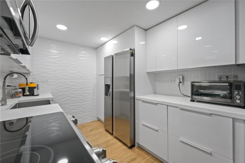 Купить кондоминиум в Авентура, Флорида 2 спальни, 93.92м2, № 1990765 - фото 6