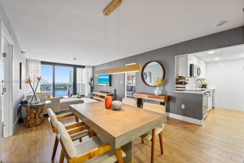 Кондоминиум с 2 спальнями в Авентура, Флорида № 1990765