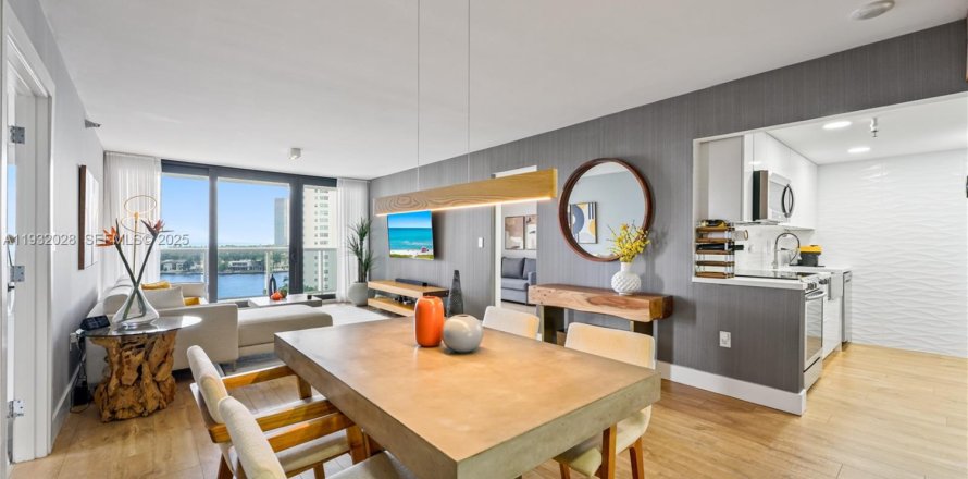 Кондоминиум с 2 спальнями в Авентура, Флорида № 1990765