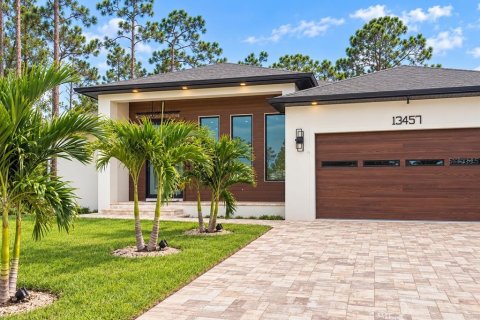 House in Port Charlotte, Florida 3 bedrooms, 189.43 sq.m. № 2396129 - photo 4