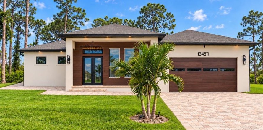 House in Port Charlotte, Florida 3 bedrooms, 189.43 sq.m. № 2396129