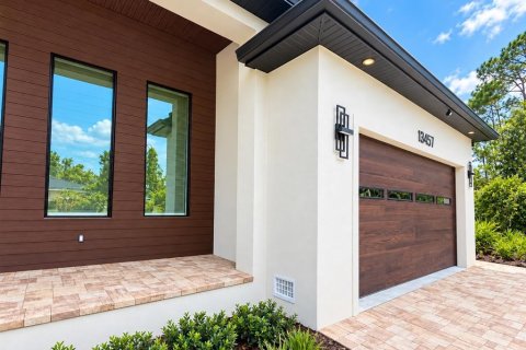 House in Port Charlotte, Florida 3 bedrooms, 189.43 sq.m. № 2396129 - photo 3