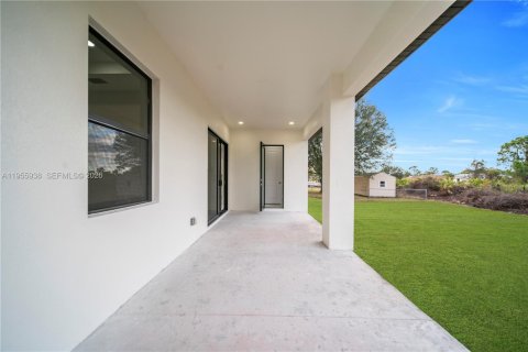 Casa en venta en Lehigh Acres, Florida, 4 dormitorios, 145.67 m2 № 2010665 - foto 19