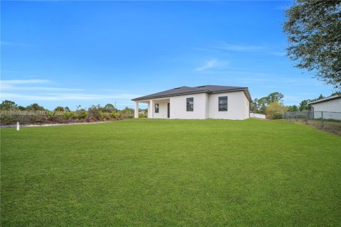 Casa en venta en Lehigh Acres, Florida, 4 dormitorios, 145.67 m2 № 2010665 - foto 20