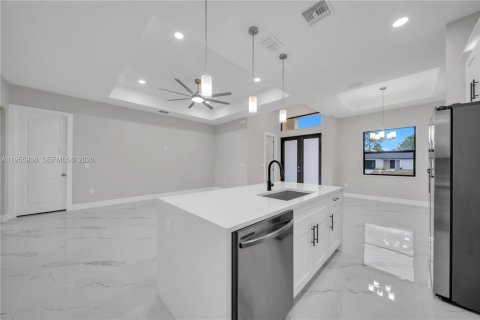 Casa en venta en Lehigh Acres, Florida, 4 dormitorios, 145.67 m2 № 2010665 - foto 7