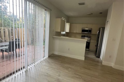 Снять в аренду таунхаус в Хомстед, Флорида 3 спальни, 120.96м2, № 2004702 - фото 10