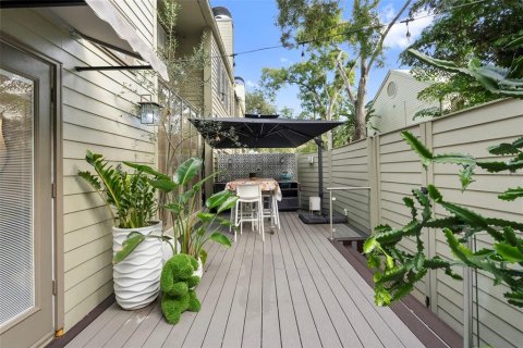 Townhouse in Tampa, Florida 3 bedrooms, 150.22 sq.m. № 2405186 - photo 23