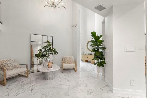 Townhouse in Tampa, Florida 3 bedrooms, 150.22 sq.m. № 2405186 - photo 11