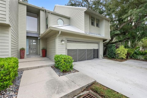 Townhouse in Tampa, Florida 3 bedrooms, 150.22 sq.m. № 2405186 - photo 3