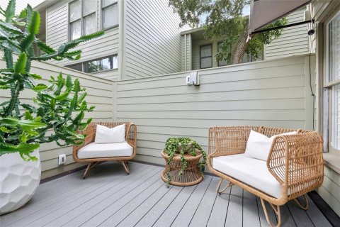Townhouse in Tampa, Florida 3 bedrooms, 150.22 sq.m. № 2405186 - photo 29