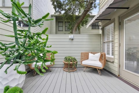 Townhouse in Tampa, Florida 3 bedrooms, 150.22 sq.m. № 2405186 - photo 28
