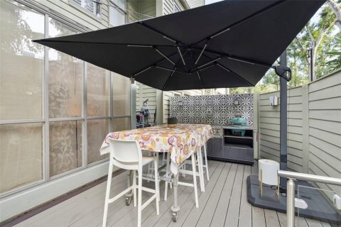 Townhouse in Tampa, Florida 3 bedrooms, 150.22 sq.m. № 2405186 - photo 24