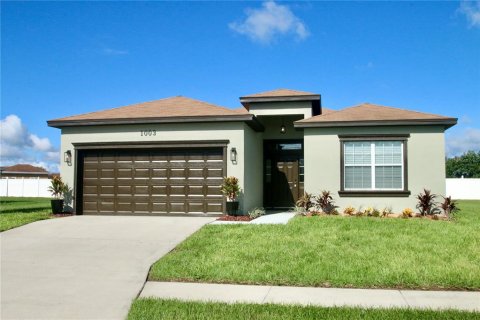 House in Davenport, Florida 3 bedrooms, 157.38 sq.m. № 2356199