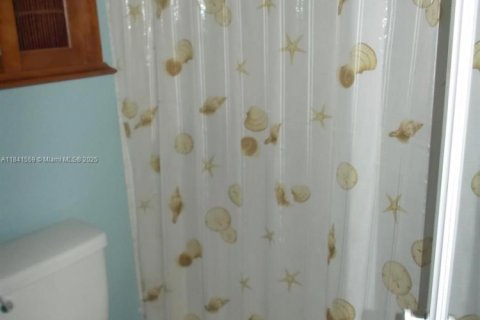 Condo in Miami Beach, Florida  № 1832512 - photo 11