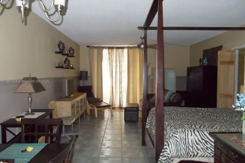 Condo in Miami Beach, Florida  № 1832512 - photo 5