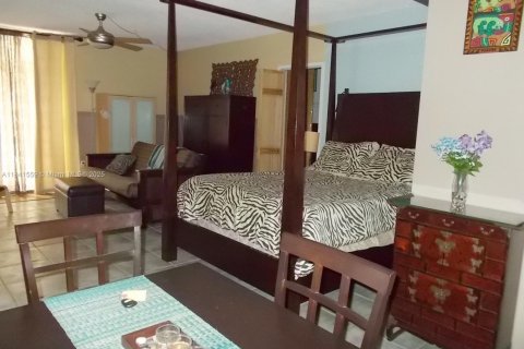 Condo in Miami Beach, Florida  № 1832512 - photo 4