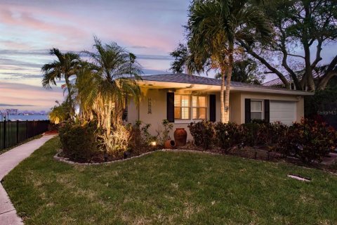 Villa ou maison à vendre à Clearwater, Floride: 2 chambres, 161 m2 № 1630934 - photo 4