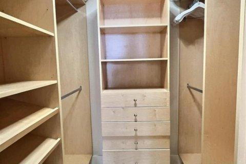 Купить кондоминиум в Халландейл-Бич, Флорида 3 комнаты, 121.89м2, № 2082999 - фото 16