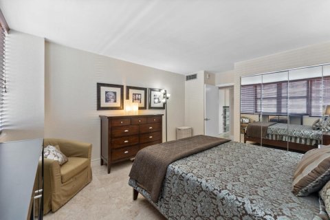 Купить кондоминиум в Халландейл-Бич, Флорида 3 комнаты, 121.89м2, № 2082999 - фото 18