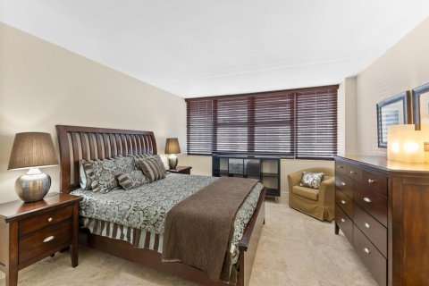 Купить кондоминиум в Халландейл-Бич, Флорида 3 комнаты, 121.89м2, № 2082999 - фото 17