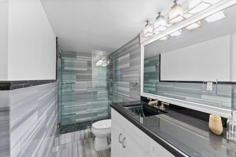 Купить кондоминиум в Халландейл-Бич, Флорида 3 комнаты, 121.89м2, № 2082999 - фото 19