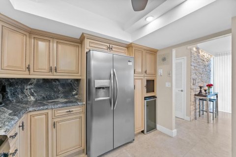 Купить кондоминиум в Халландейл-Бич, Флорида 3 комнаты, 121.89м2, № 2082999 - фото 9