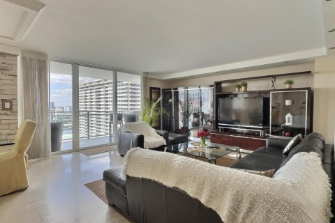 Купить кондоминиум в Халландейл-Бич, Флорида 3 комнаты, 121.89м2, № 2082999 - фото 11