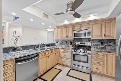 Купить кондоминиум в Халландейл-Бич, Флорида 3 комнаты, 121.89м2, № 2082999 - фото 8