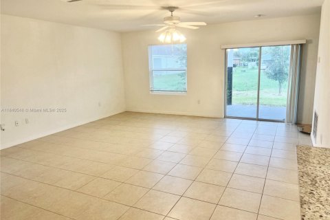 Casa en venta en Port St. Lucie, Florida, 4 dormitorios, 166.85 m2 № 1830945 - foto 6