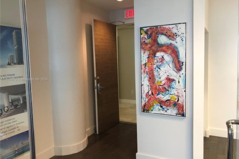 Купить коммерческую недвижимость в Авентура, Флорида № 2035348 - фото 9