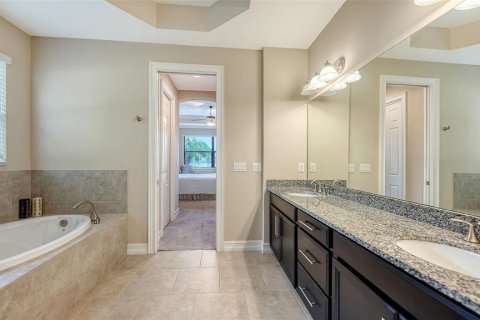 House in Nokomis, Florida 3 bedrooms, 184.32 sq.m. № 2151644 - photo 23