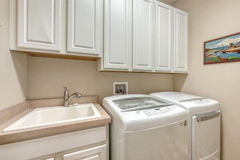 House in Nokomis, Florida 3 bedrooms, 184.32 sq.m. № 2151644 - photo 29