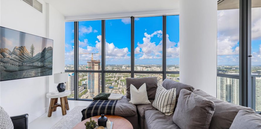 Condo in Miami, Florida, 2 bedrooms № 1863097