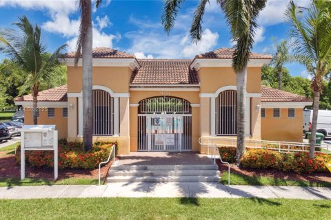 Townhouse in Homestead, Florida 4 bedrooms, 163.97 sq.m. № 1889954 - photo 23