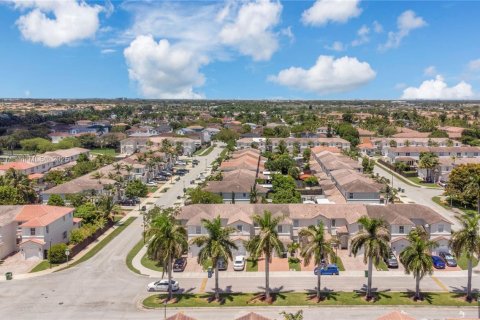 Townhouse in Homestead, Florida 4 bedrooms, 163.97 sq.m. № 1889954 - photo 25