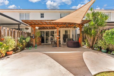 Townhouse in Homestead, Florida 4 bedrooms, 163.97 sq.m. № 1889954 - photo 21